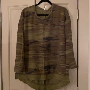 Thin camo sweatshirt
